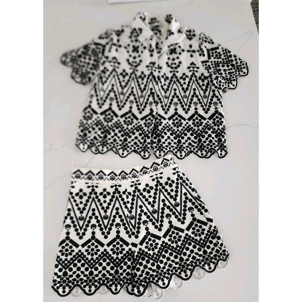 ZARA Scallop Hem Button Up Shirt & Short Set Contrast Embroidery Size Medium - Picture 3 of 15